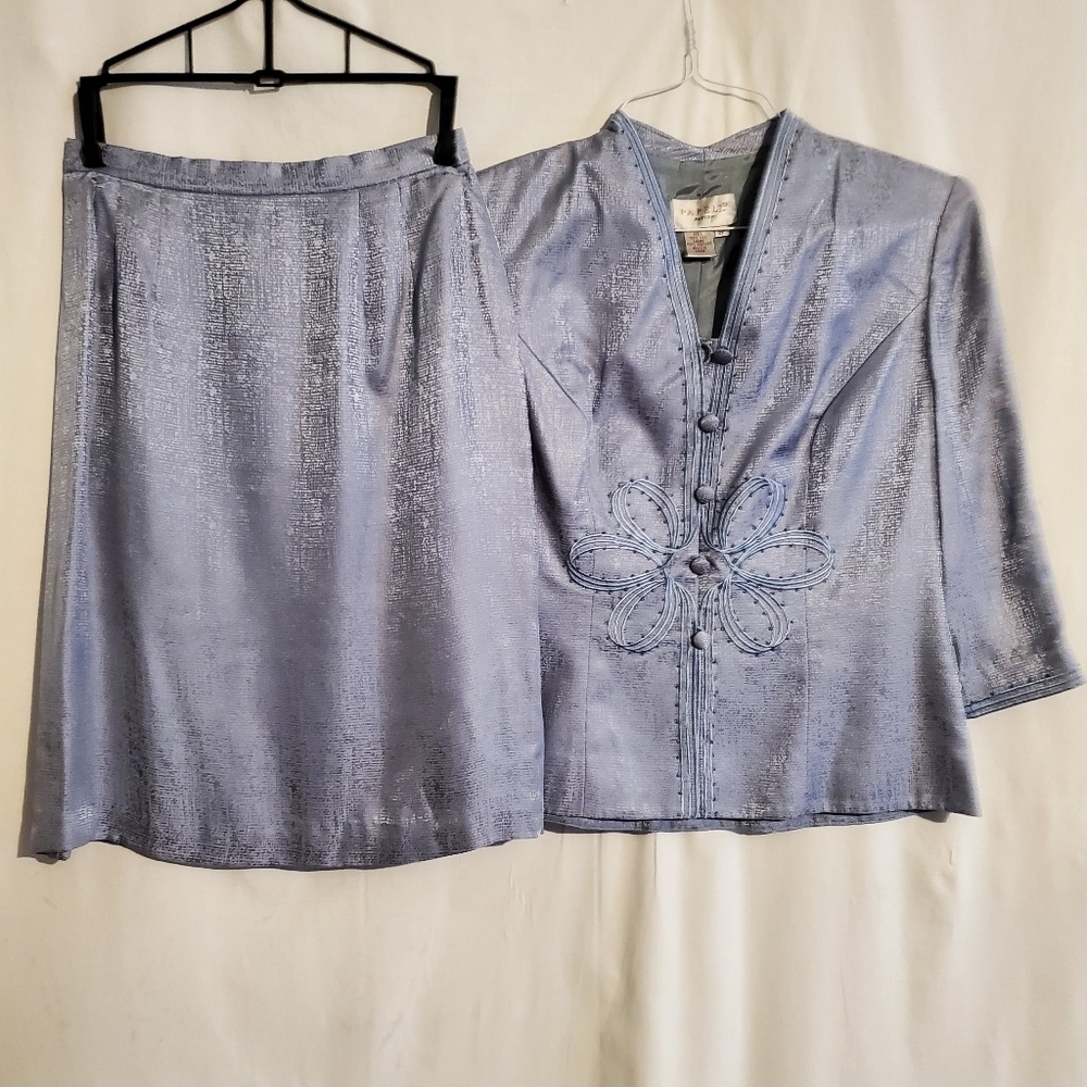 Adrianna Papell 100% Silk  2PC Skirt  & Jacket
